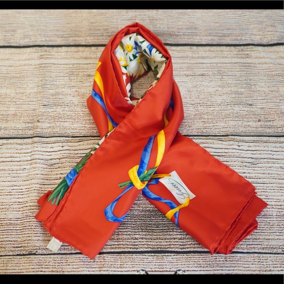 Gucci Floral Women’s Silk Scarf - Picture 4 of 5